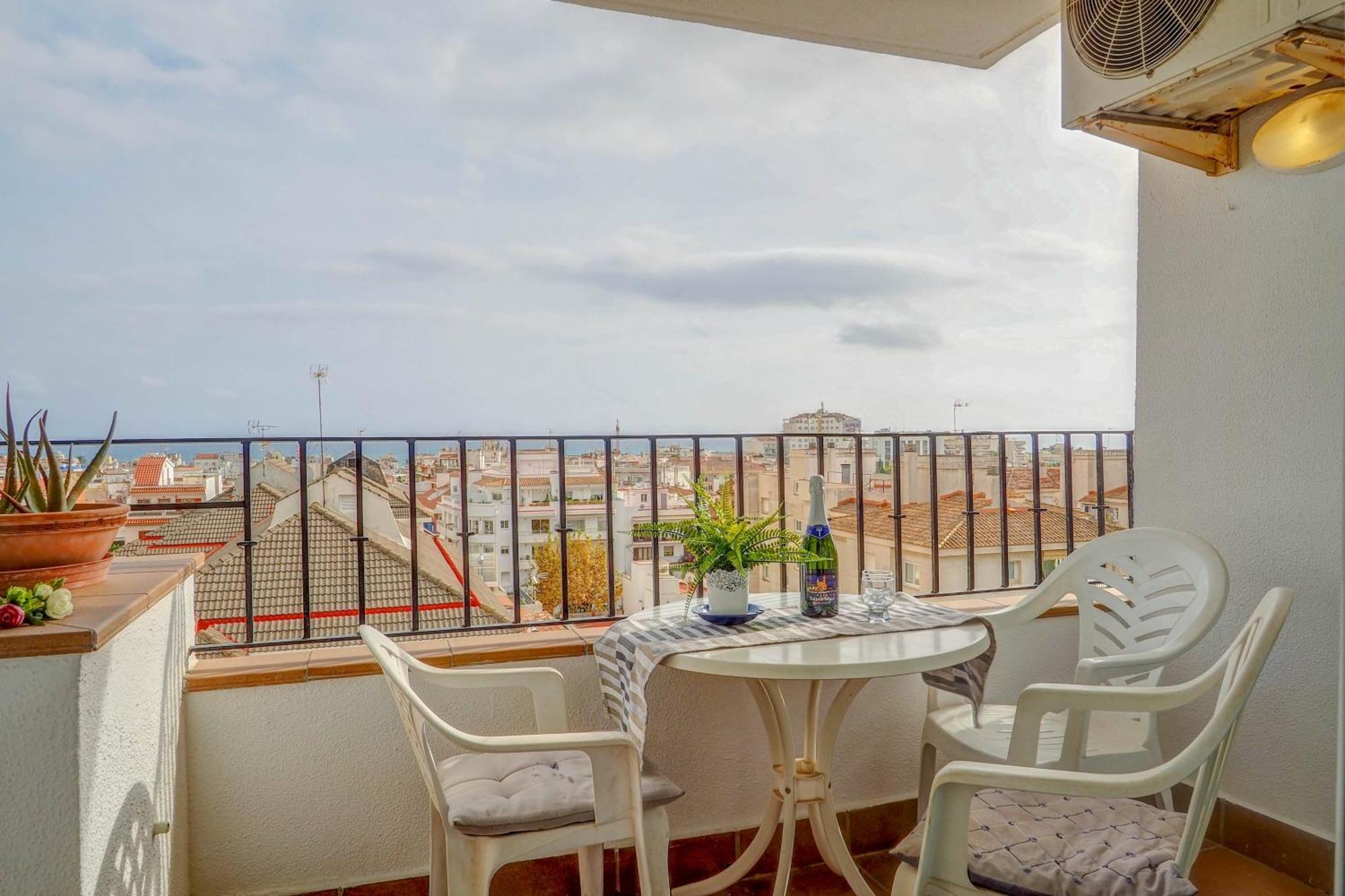 Linda Vista Oasis Penthouse By Hello Homes Σίτζες Εξωτερικό φωτογραφία