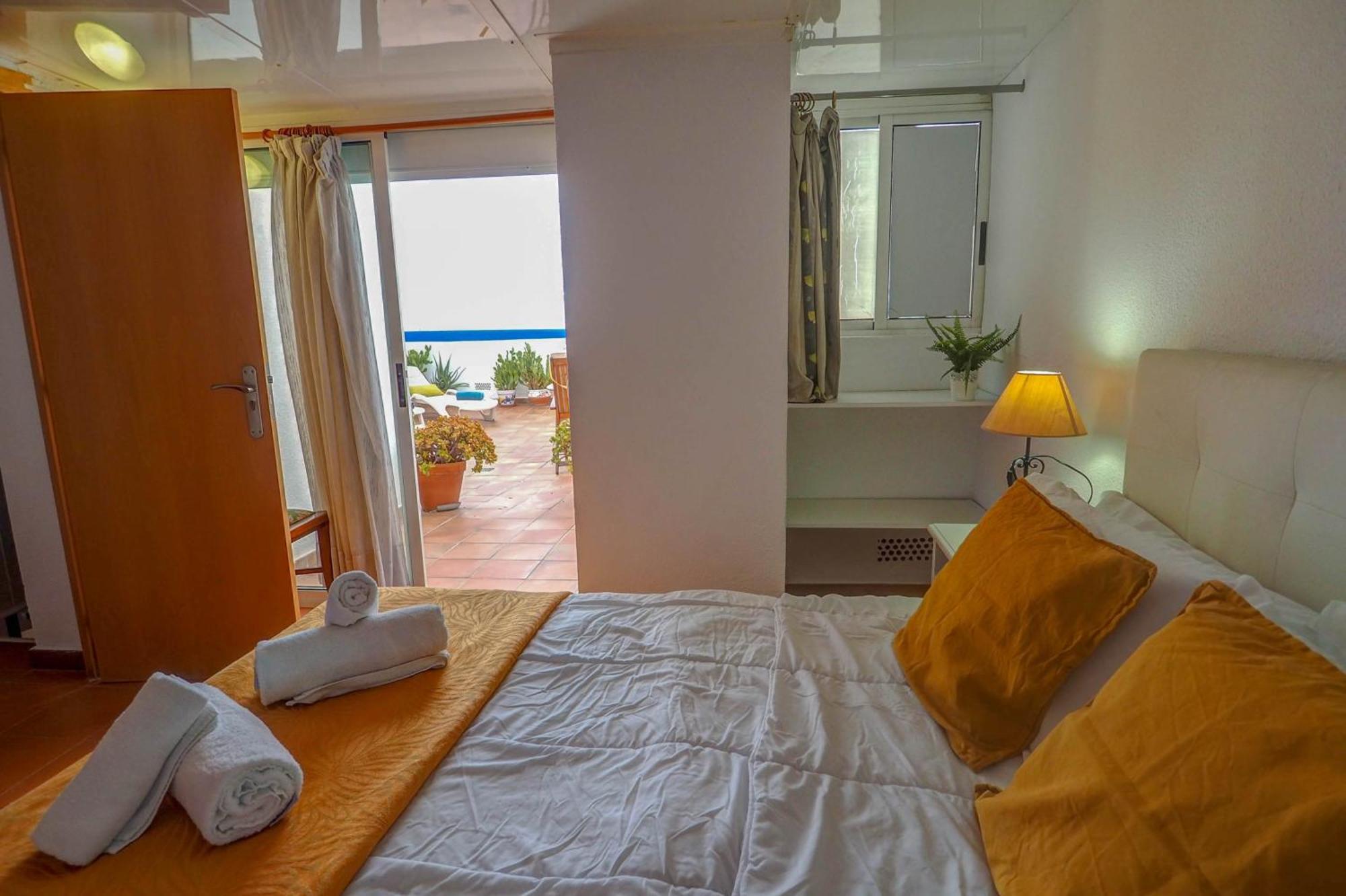 Linda Vista Oasis Penthouse By Hello Homes Σίτζες Εξωτερικό φωτογραφία