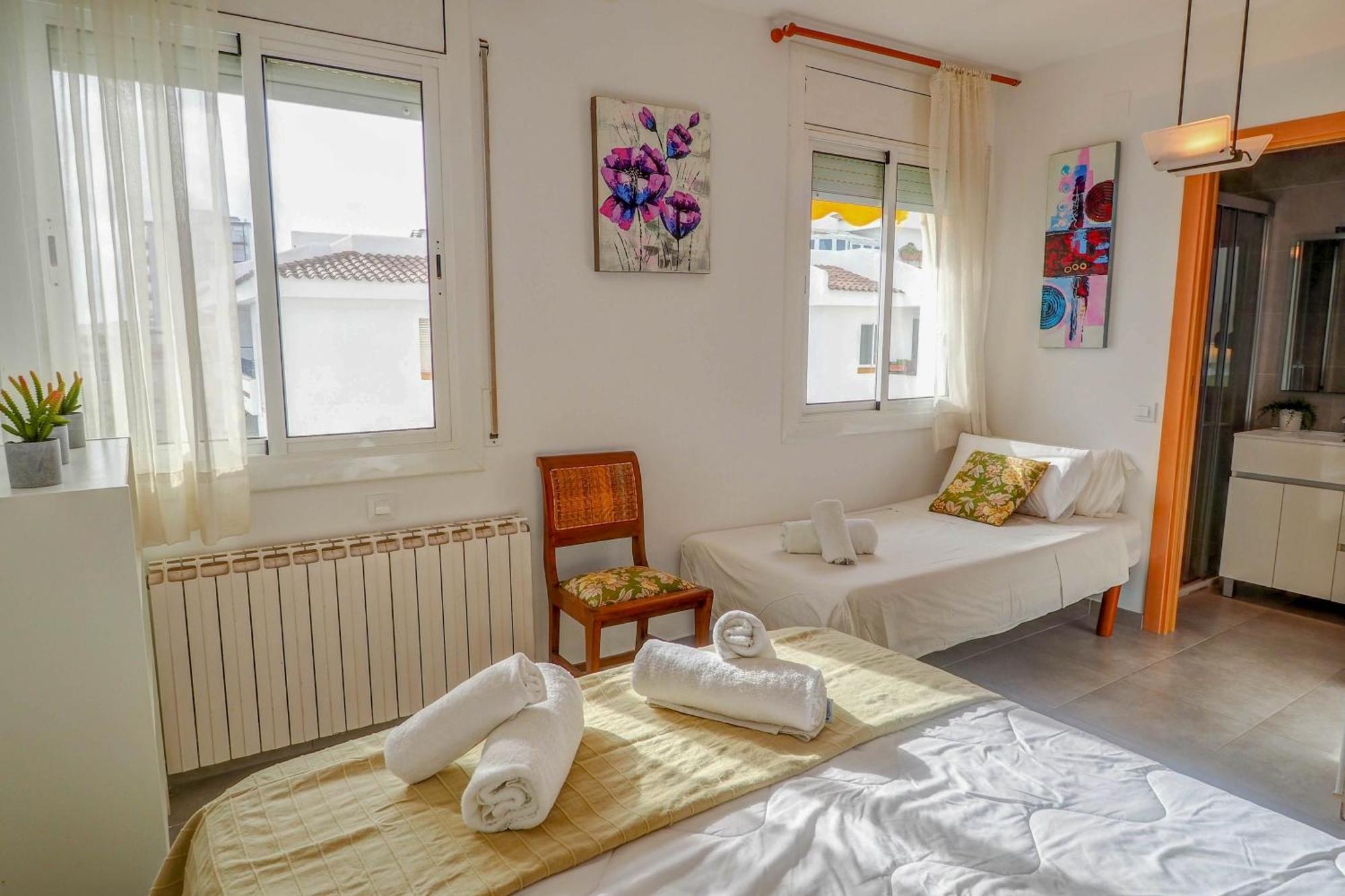 Linda Vista Oasis Penthouse By Hello Homes Σίτζες Εξωτερικό φωτογραφία